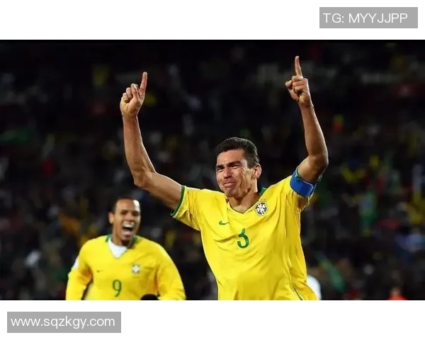 卢西奥足球明星的传奇旅程与辉煌成就回顾 卢西奥足球明星的传奇旅程与辉煌成就回顾