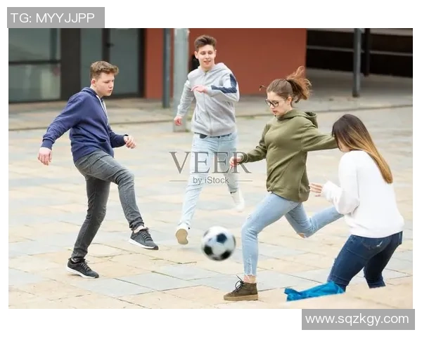 外国街头足球明星挑战赛引发热潮球迷热情参与展现技巧与魅力 外国街头足球明星挑战赛引发热潮球迷热情参与展现技巧与魅力